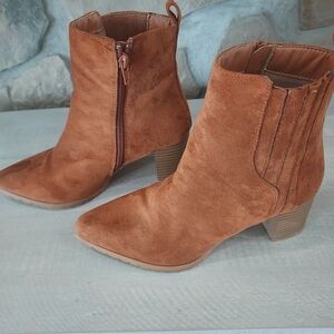 Womans boots 7.5M